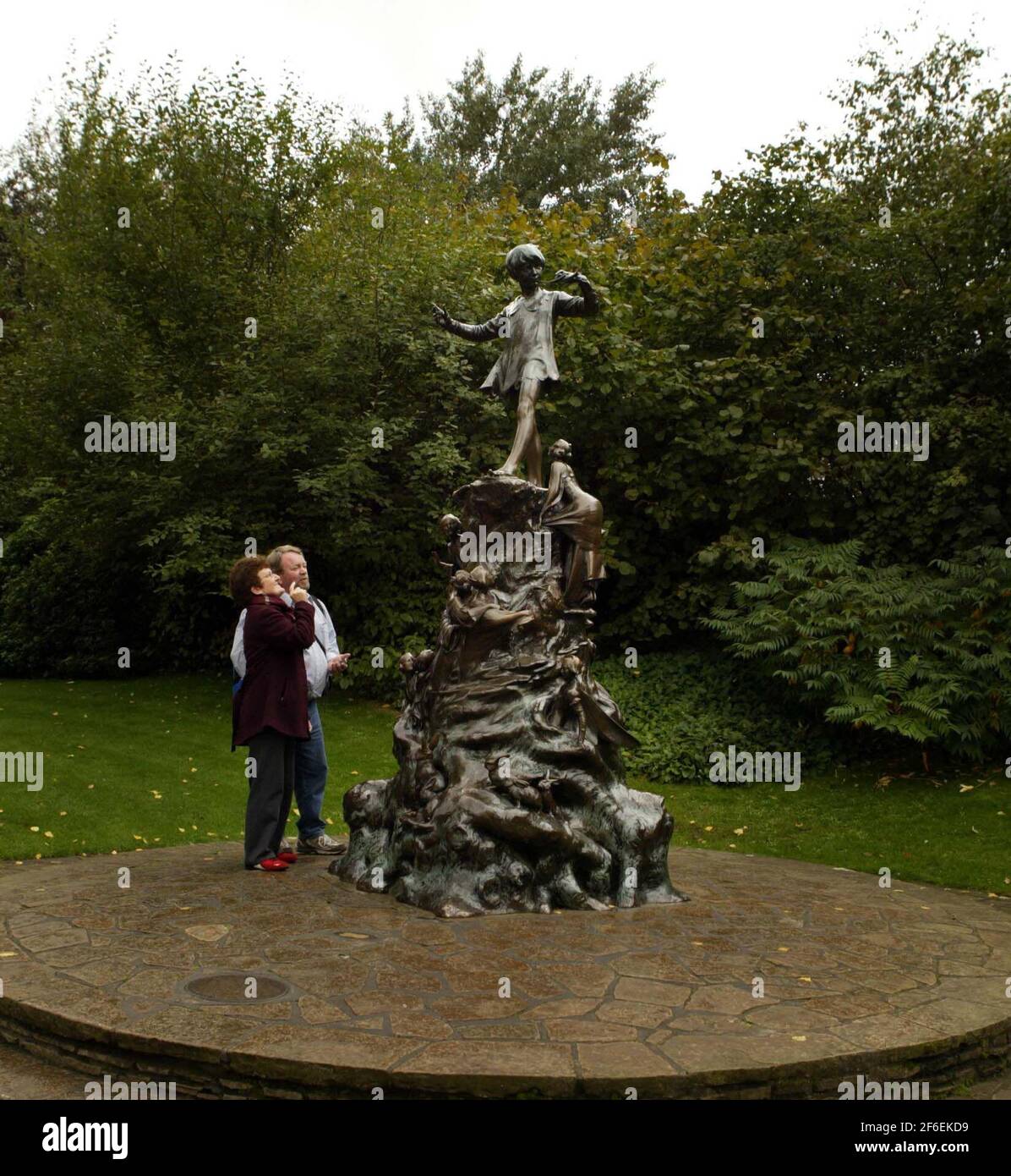 Peter Pan Statue In Kensington Gardens Pic David Sandison Stock Photo 