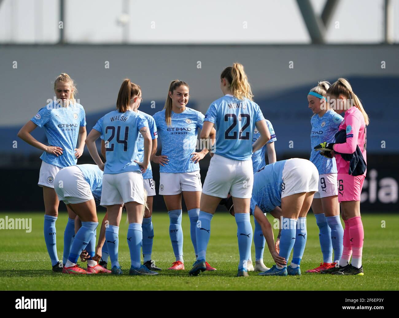 Manchester City players huddle before the 2021 UEFA Women's Champions League match at the Manchester City Academy Stadium, Manchester. Picture date: Wednesday March 31, 2021. Stock Photo