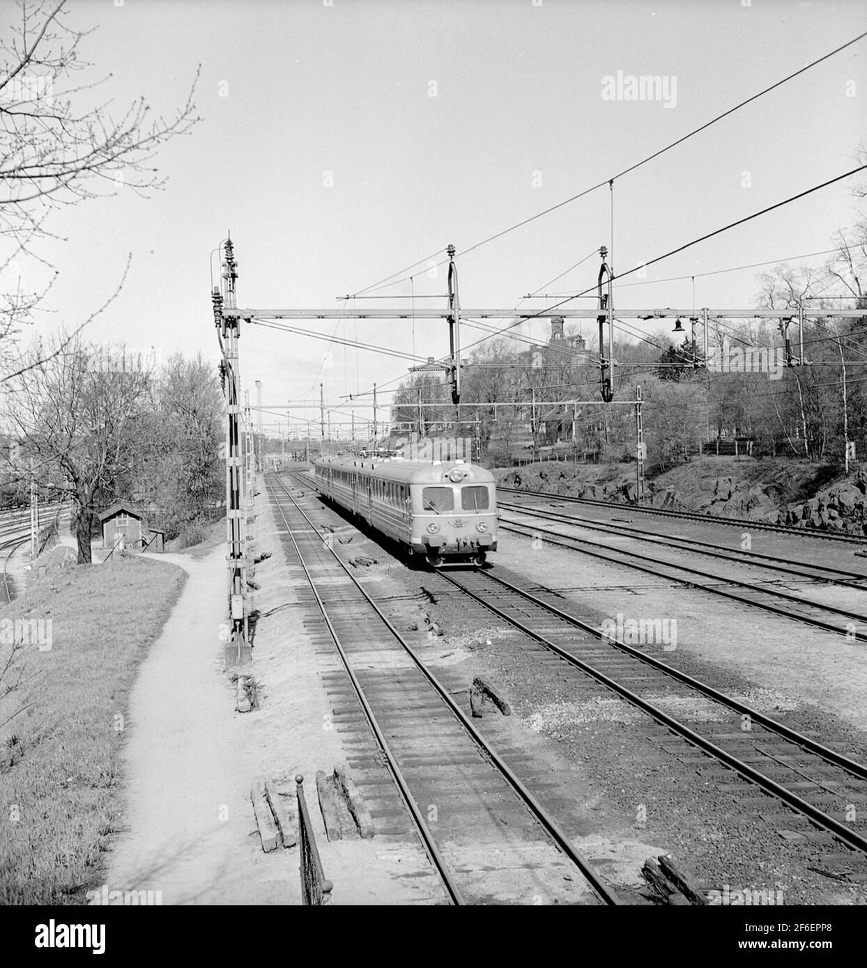 State Railways, SJ X0A5. Quick motor train train at TomTeBoda upper ...