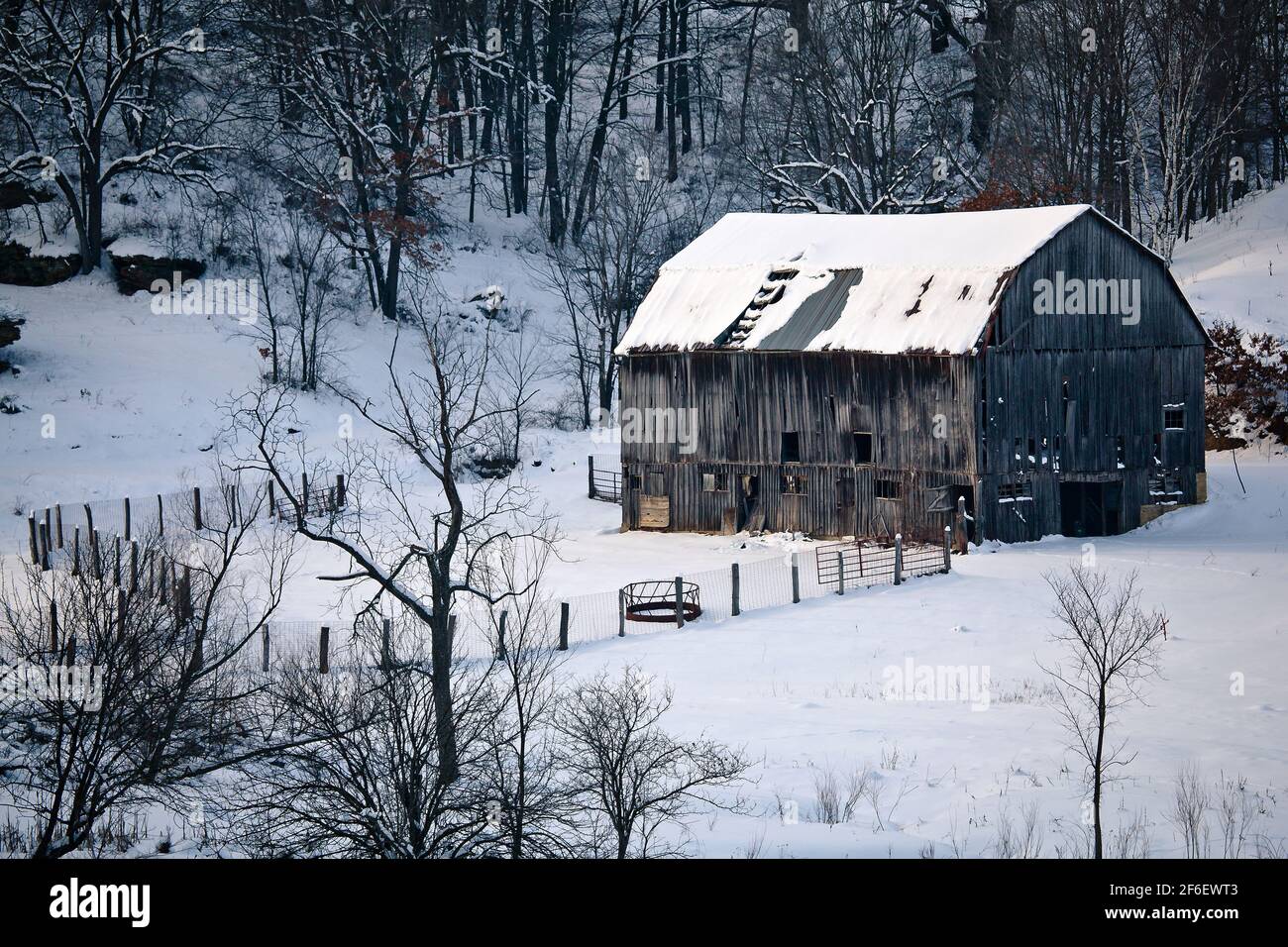 A farm in the hilly Driftless Area of Wisconsin Stock Photo Alamy