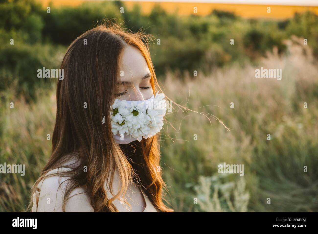 Wearing masks outdoors, Face Mask Reduce Allergy Symptoms. Outdoor