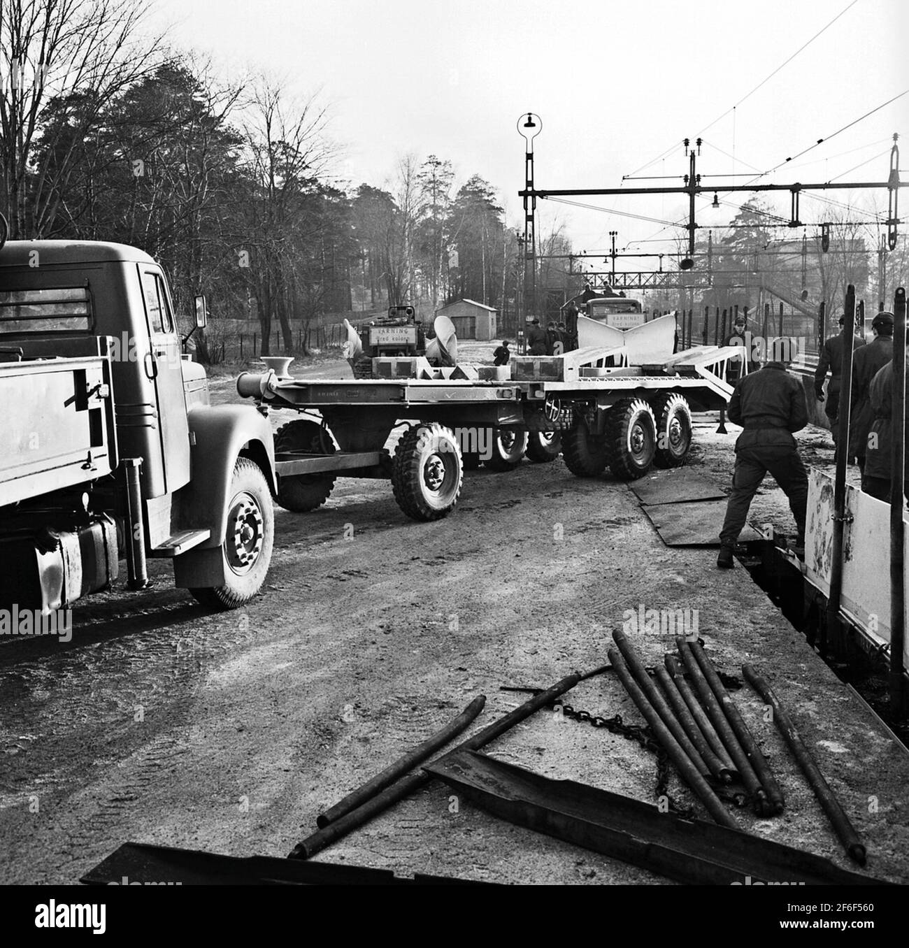 Military supplies organization hi-res stock photography and images - Alamy