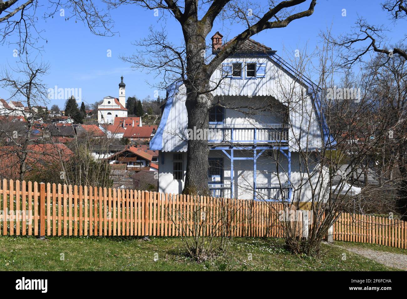 Murnau, Germany. 31st Mar, 2021. The Münterhaus stands on a hill with