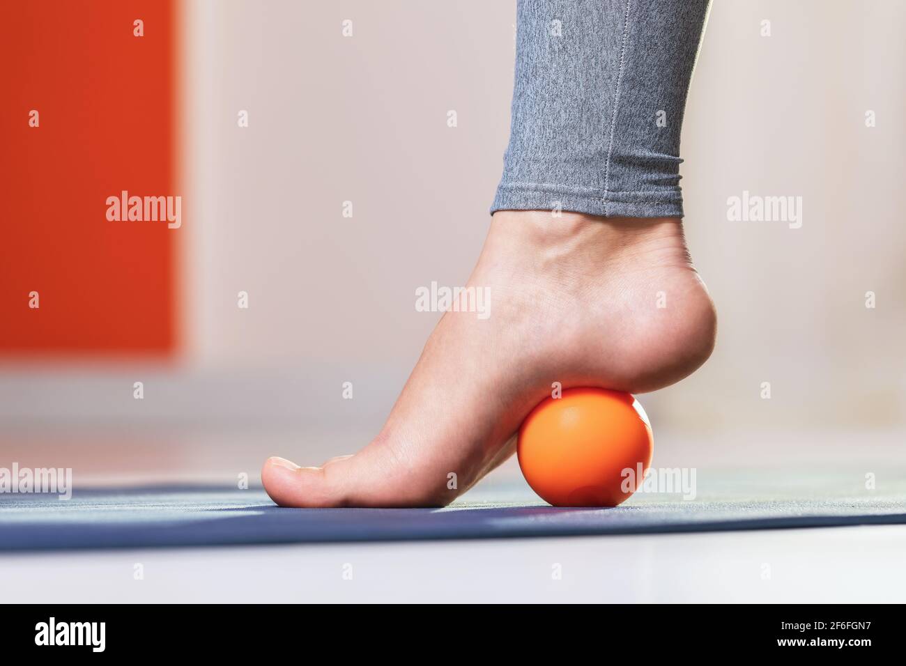 Ball foot massage hi-res stock photography and images - Alamy