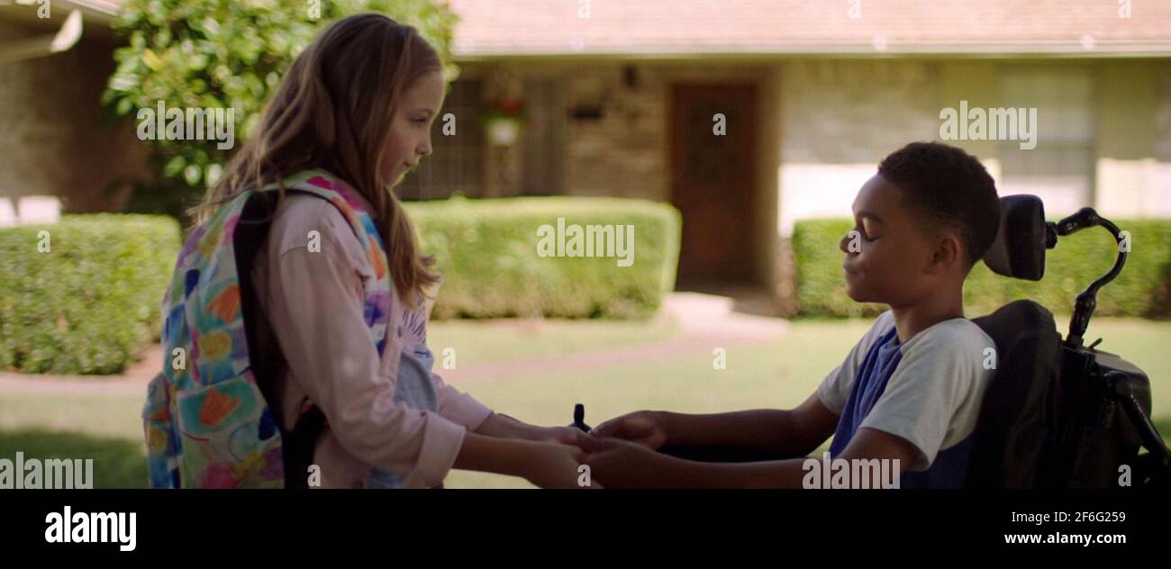 THE GIRL WHO BELIEVES IN MIRACLES, from left: Austyn Johnson, Paul