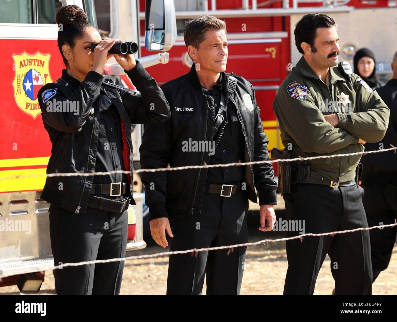 911 LONE STAR, (aka 911 LONE STAR), from left Gina Torres, Rob