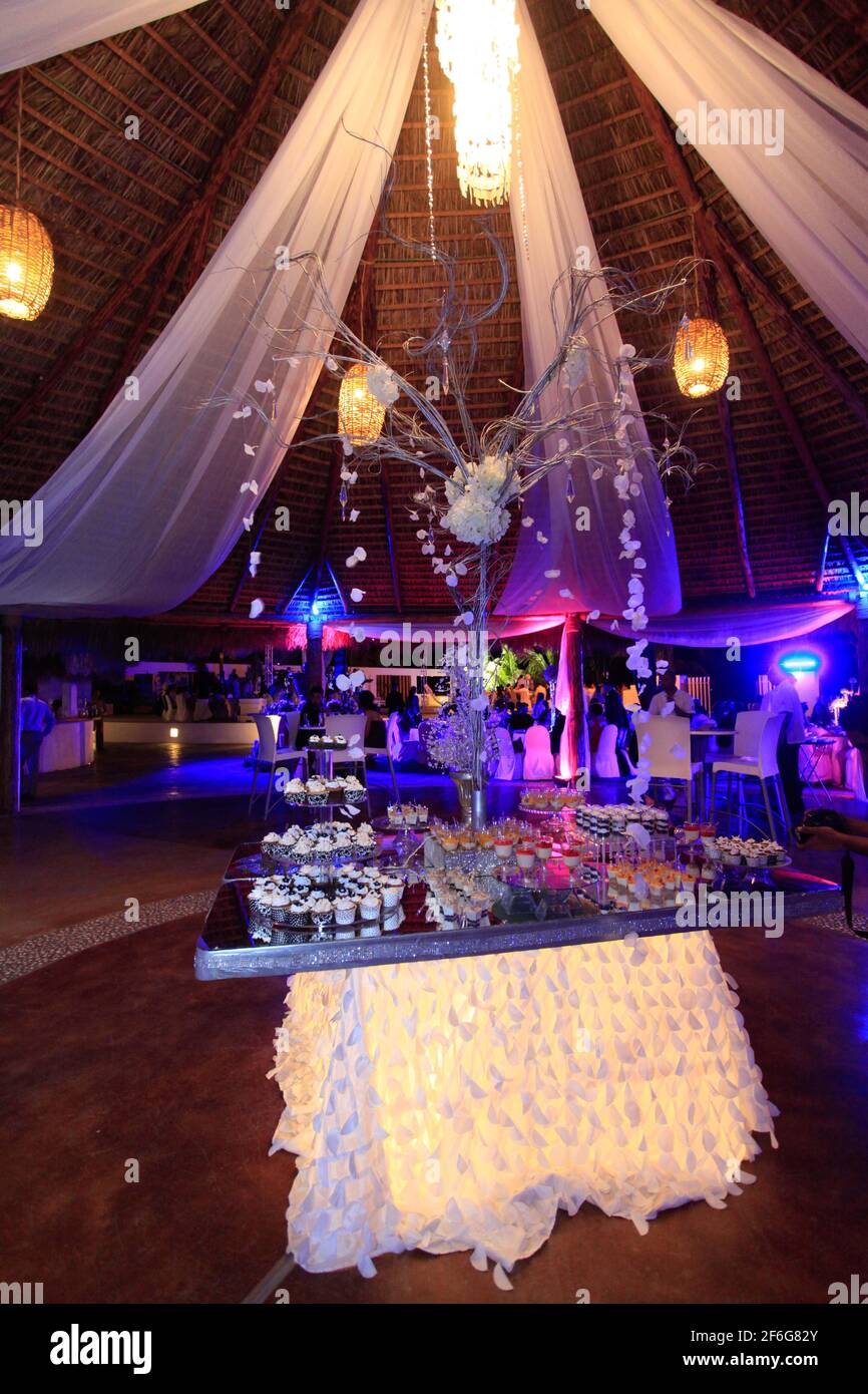 Decoration and lighting for weddings. (Photo: Luis Gutierrez / NortePhoto)    Decoracion e iluminacion para bodas.  (Photo: Luis Gutierrez/NortePhoto) Stock Photo