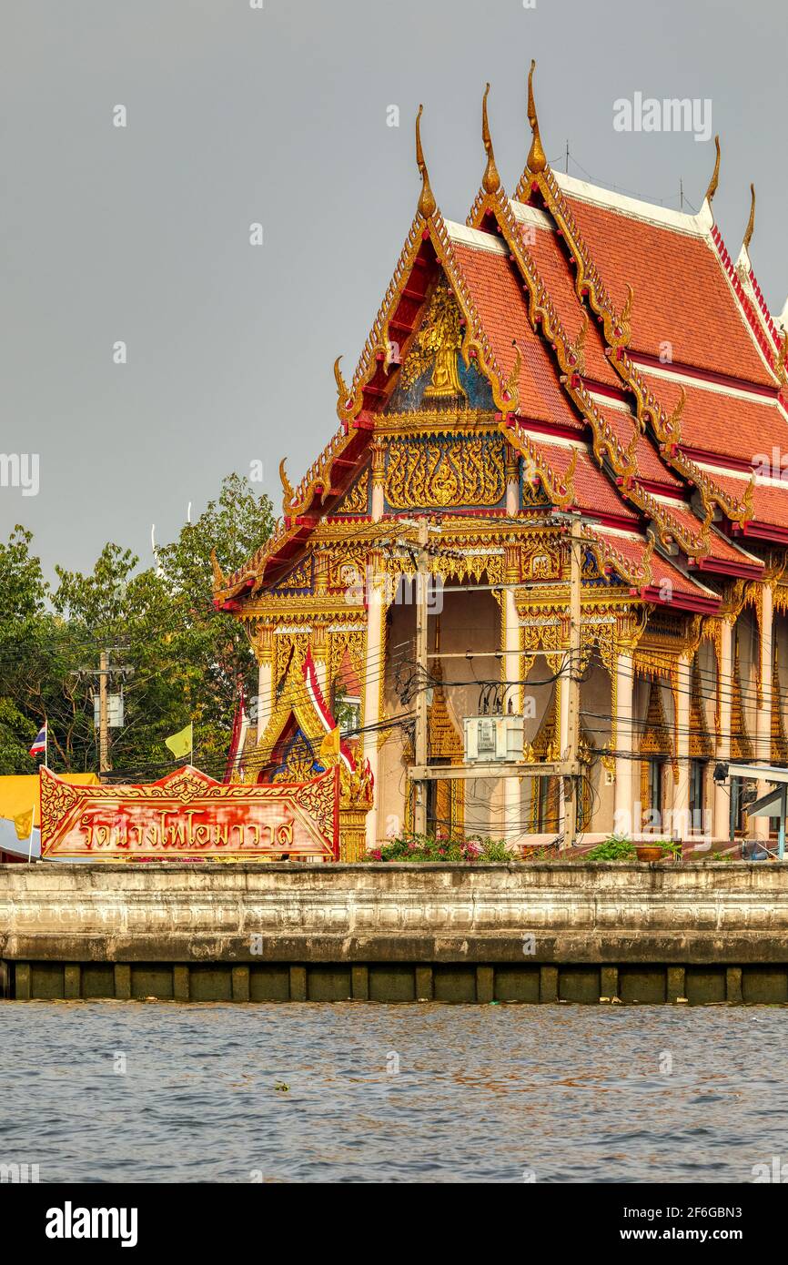 Wat Soi Thong Temple on Chao Phraya River, Bangkok, Thailand Stock Photo