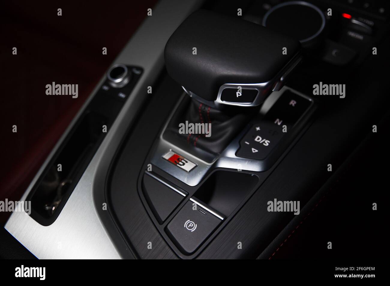 A 2018 Audi S4 With Aluminum inserts And Black Leather Automatic Gear Stick Stock Photo