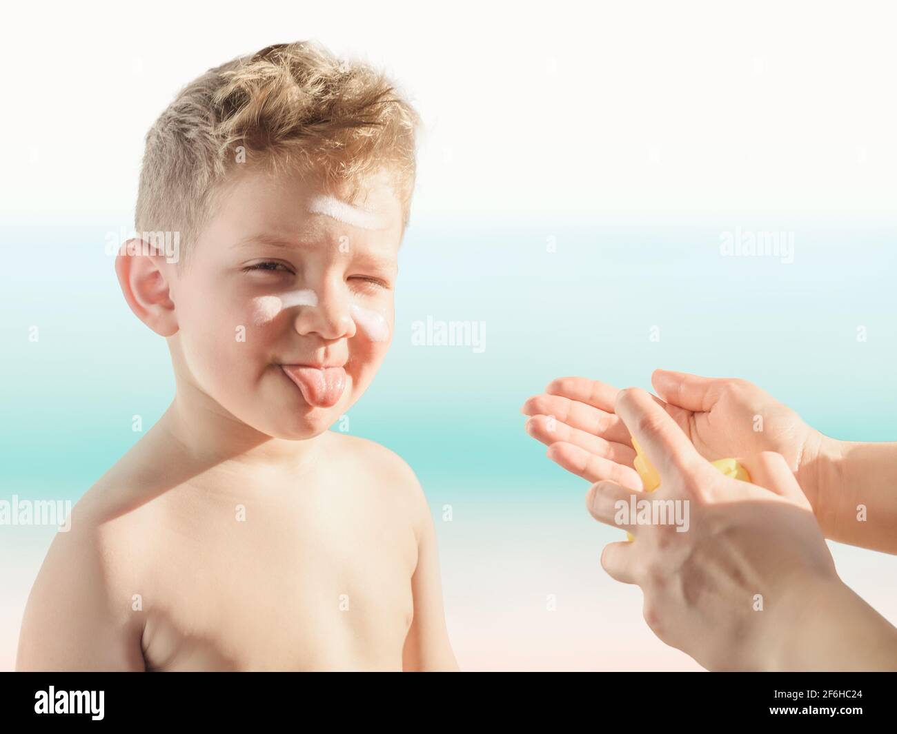 Applying sun cream to kids hires stock photography and images Alamy