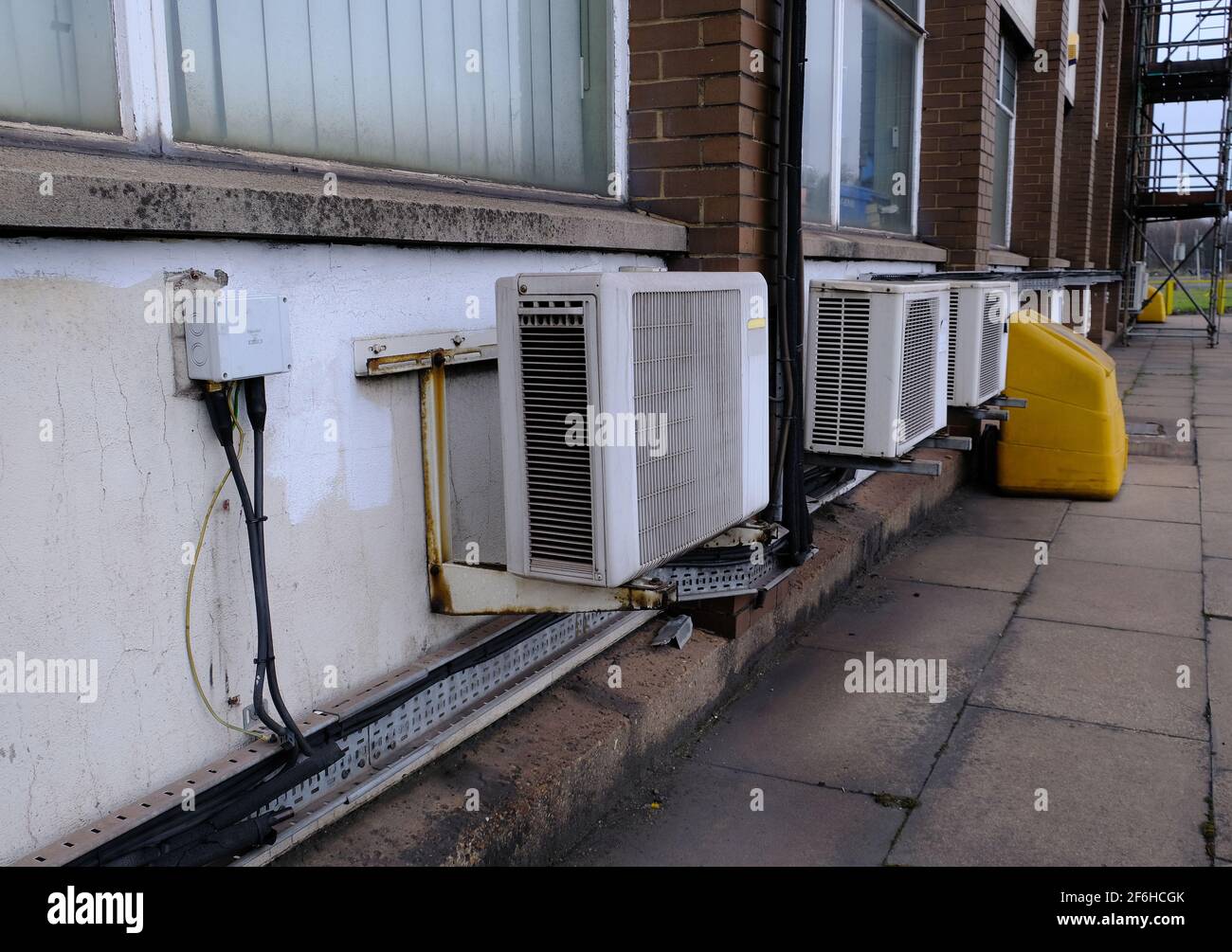 Wall mounted air conditioning unit hires stock photography and images
