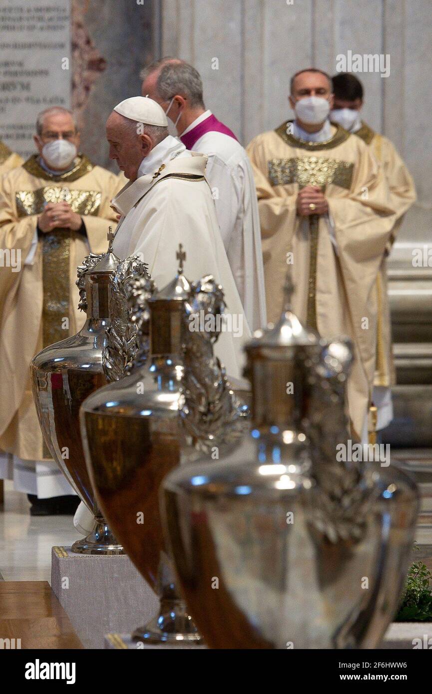 chrismal-mass-hi-res-stock-photography-and-images-alamy