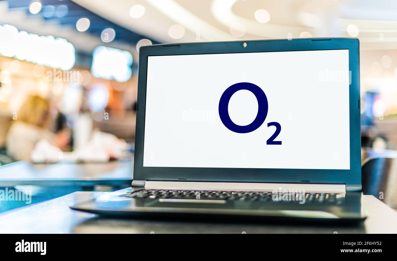 O2 telecommunications brand hi-res stock photography and images - Alamy