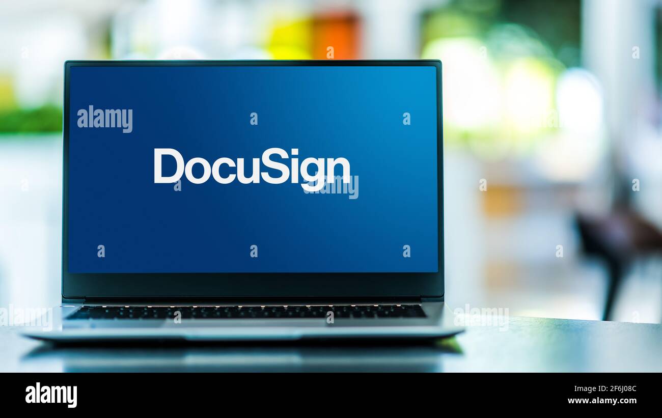 Logo docusign hi-res stock photography and images - Alamy
