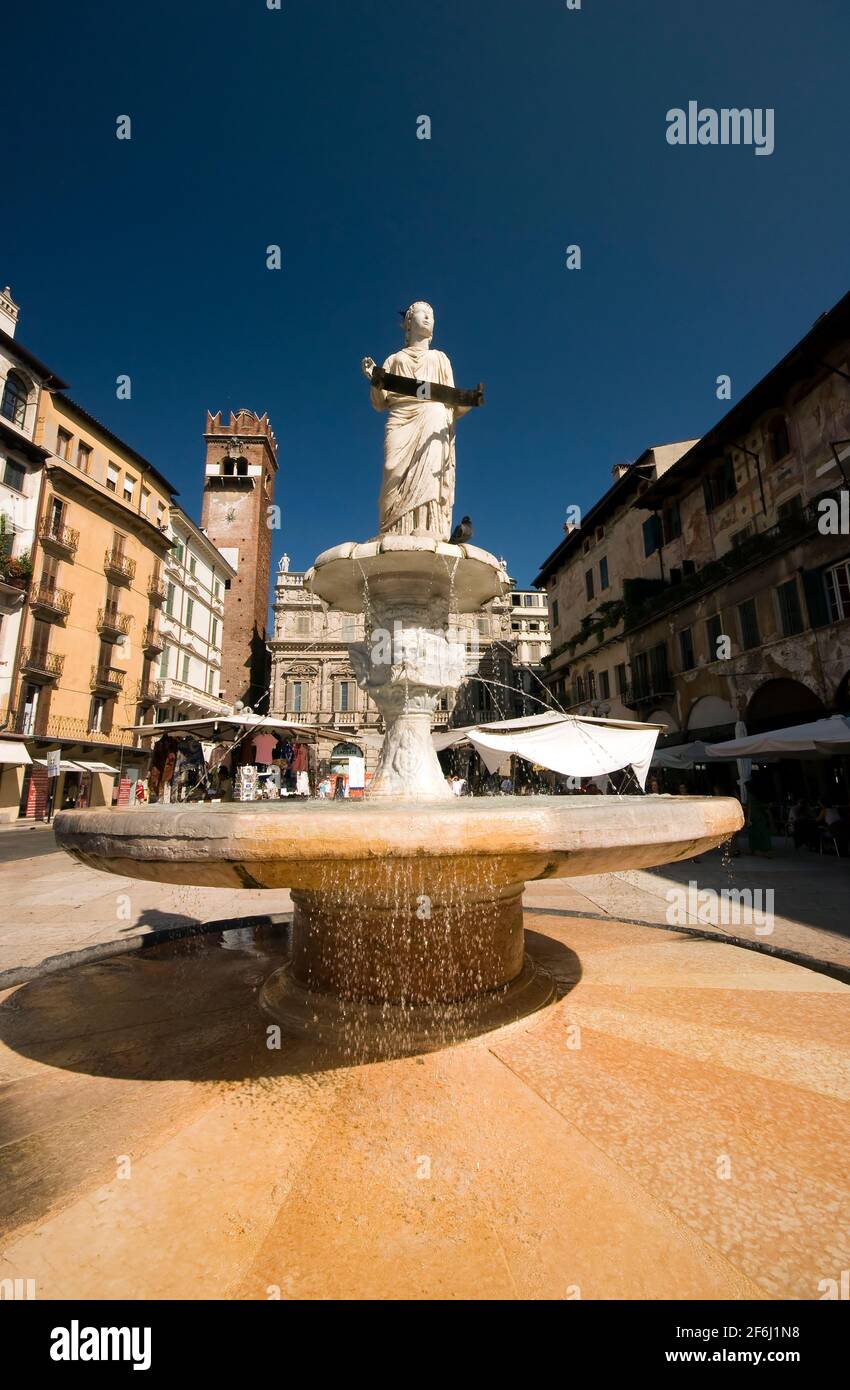 Madonna Fountain Piazza delle Erbe In Verona Italy Stock Photo Alamy