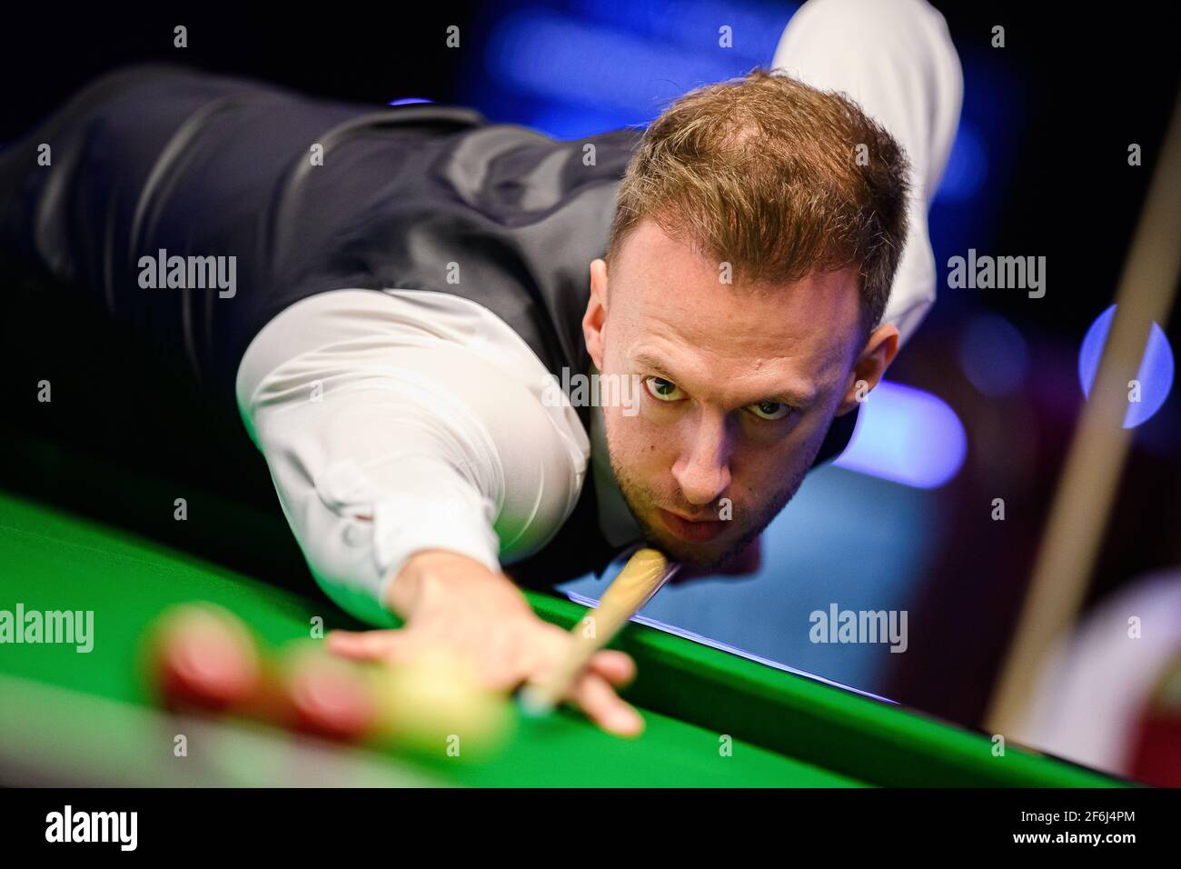 Referee balls world snooker championship hi-res stock photography and images