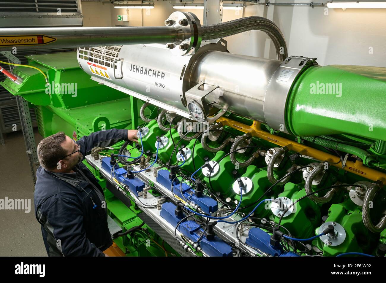Engine generator hi-res stock photography and images - Alamy