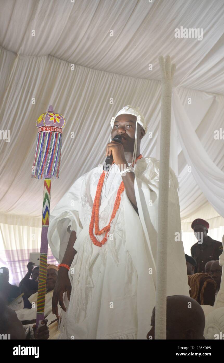 Ooni of Ife, Oba Adeyeye Enitan Ogunwusi receiving his staff of office during his installation ceremony, Ile-Ife, Osun State, Nigeria. Stock Photo