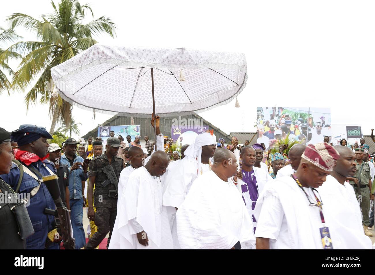 The arrival of Ooni at the venue of Olojo Festival after his seven-day seclusion to commune with the ancestors for the welfare of the people. Stock Photo