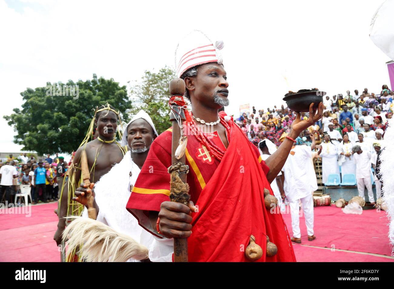 Ora Ife onile ina displaying his magical power during the Olojo Festival, Ile-Ife, Osun State, Nigeria. Stock Photo