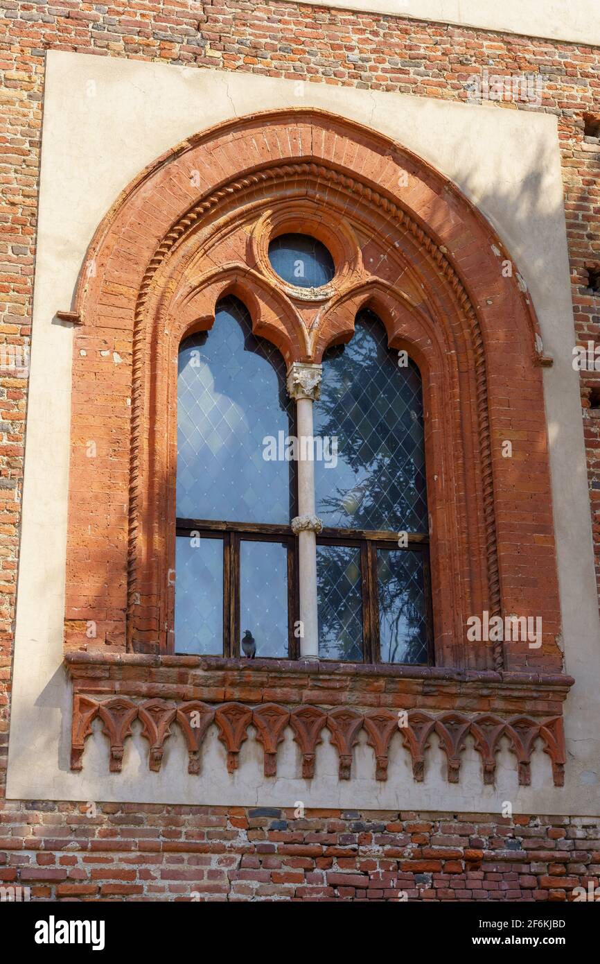 Bereguardo, Pavia, Lombardy, Italy: windoiw of the medieval castle Stock Photo