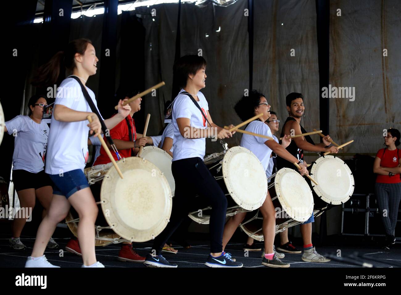 salvador, bahia / brazil - august 27, 2016: performance of japanese culture  drums at Parque de Exposicoes in the city of Salvador. *** Local Caption *  Stock Photo - Alamy