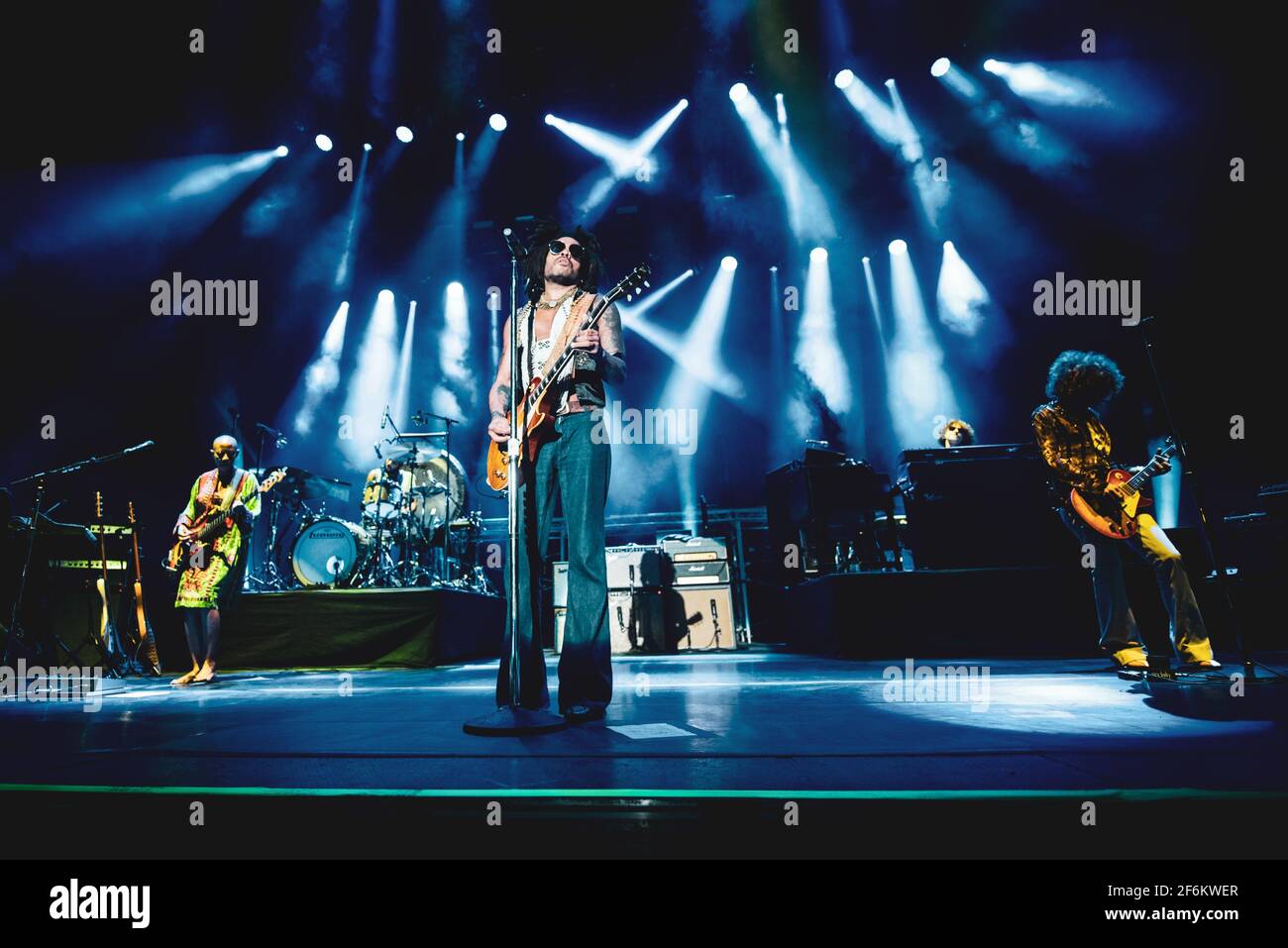 Raise Vibration Tour High Resolution Stock Photography and Images - Alamy