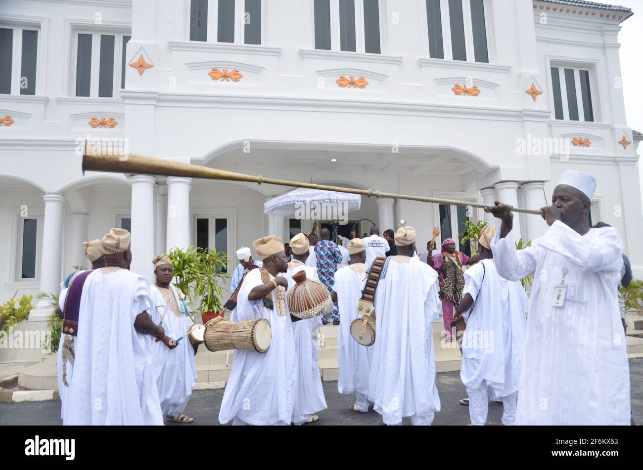 The arrival of Ooni to the venue of Olojo Festival after his seven-day seclusion to commune with the ancestors for the welfare of the people. Stock Photo