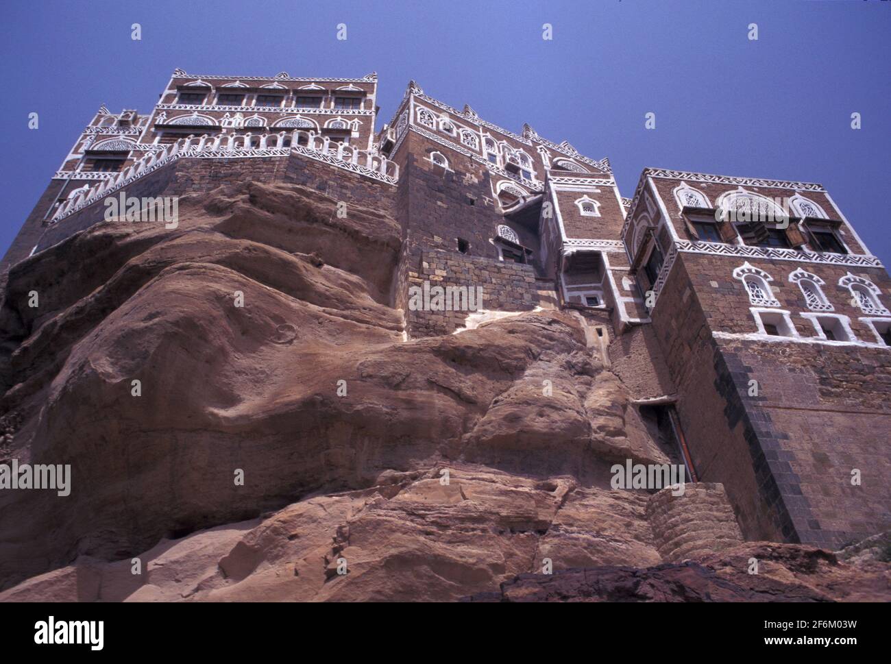 Dar alHajar, stone house, Wadi Zahr, Yemen Stock Photo Alamy
