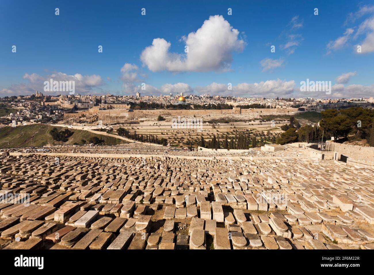 Israel, Jerusalem, view of the Old City of Jerusalem from Mount of Olives with Jewish cemetery Stock Photo