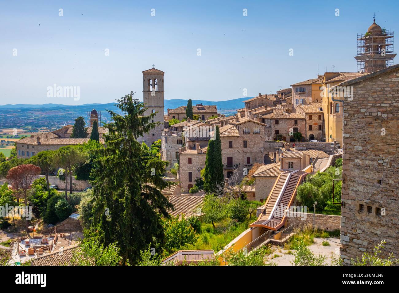 Medieval town skyline hi-res stock photography and images - Alamy