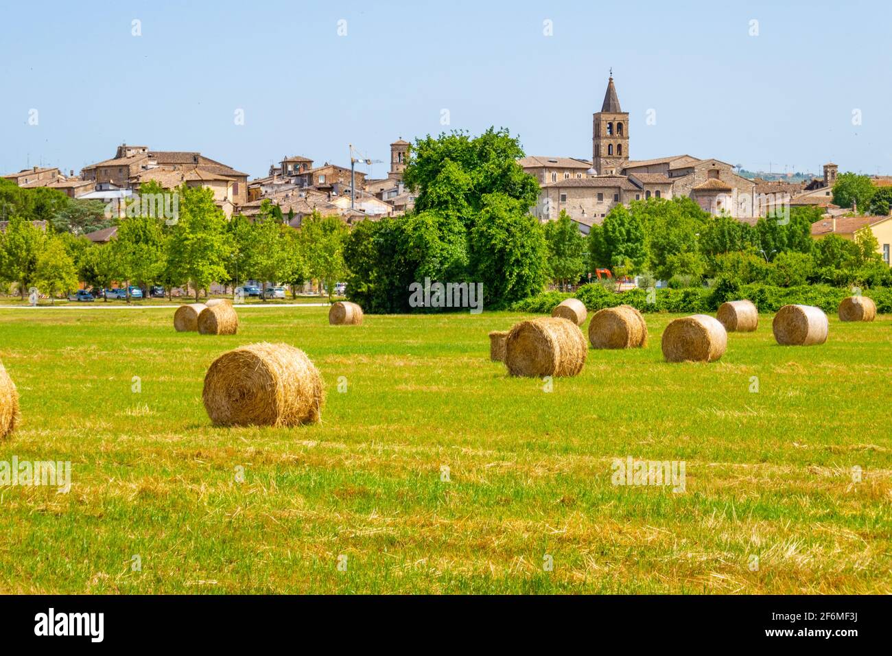 Old hay bales hi-res stock photography and images - Alamy