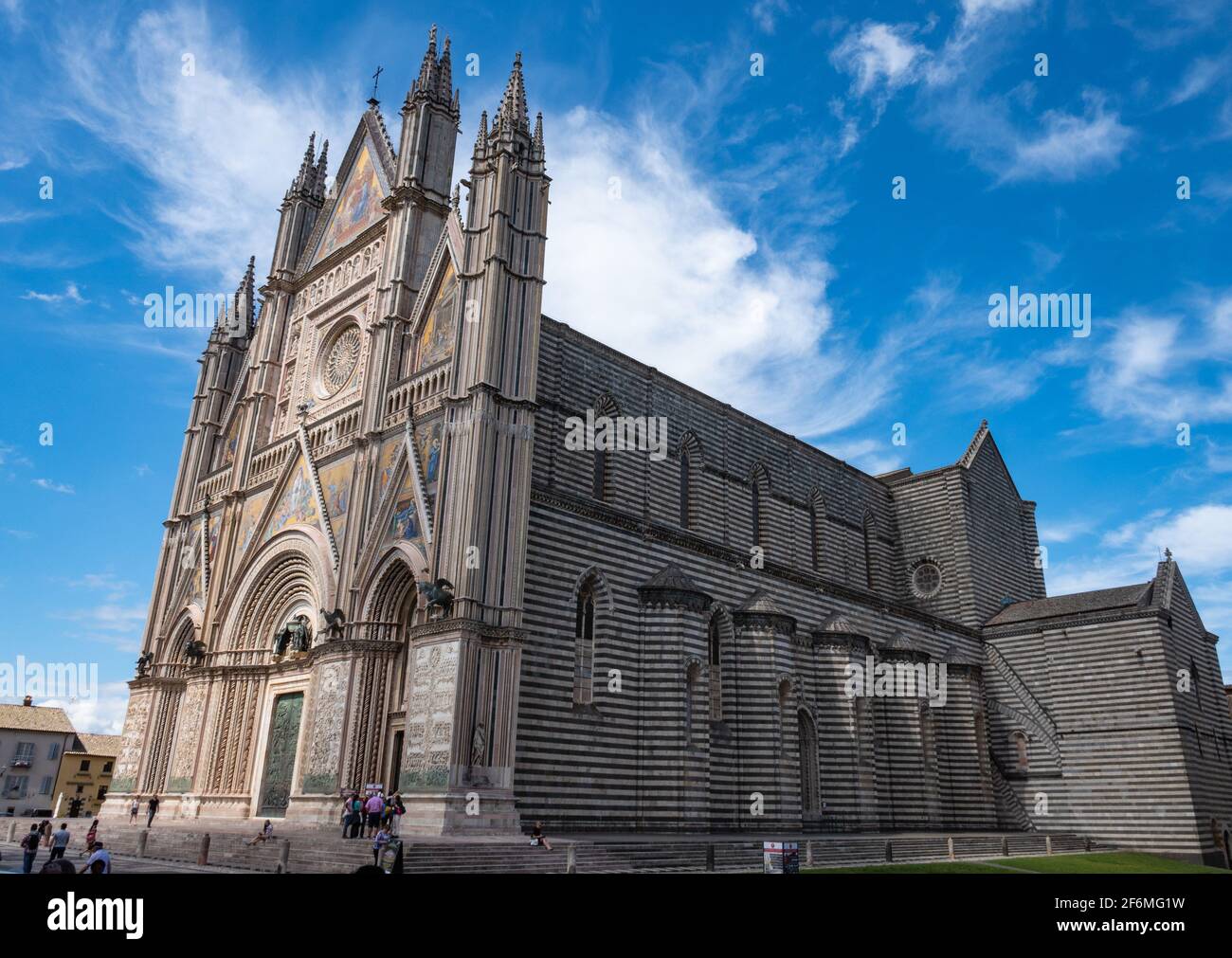 Duomo doors orvieto umbria italy hi-res stock photography and images ...