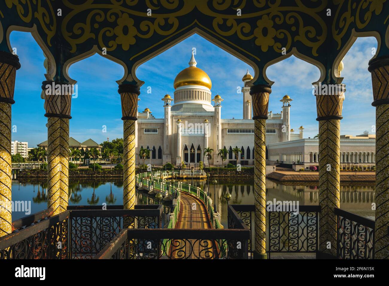 Omar Ali Saifuddien Mosque in Bandar Seri Begawan, brunei Stock Photo