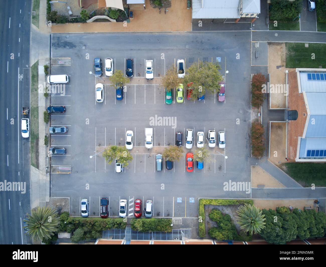 Car park aerial hi-res stock photography and images - Alamy