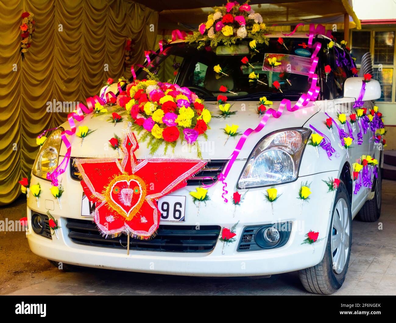 Wedding car decoration for groom in indian hindu wedding ceremony ...