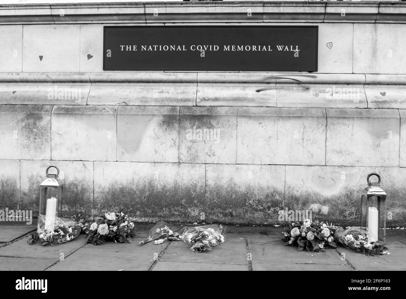 National covid memorial wall Black and White Stock Photos & Images - Alamy