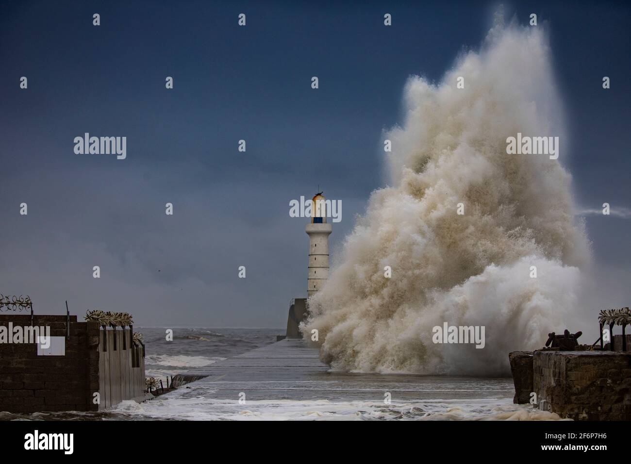 Stormy seas, Aberdeen south breakwater Stock Photo