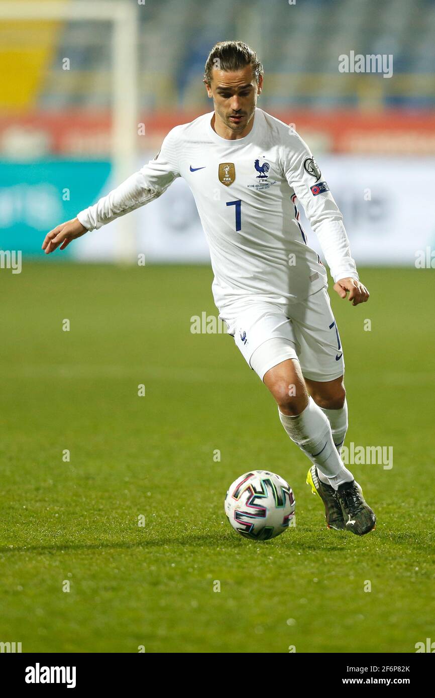 France player Antoine Griezmann  control ball  during  World Cup 2022 group B qualifying soccer match between Bosnia and France  at Stadium Grbavica i Stock Photo