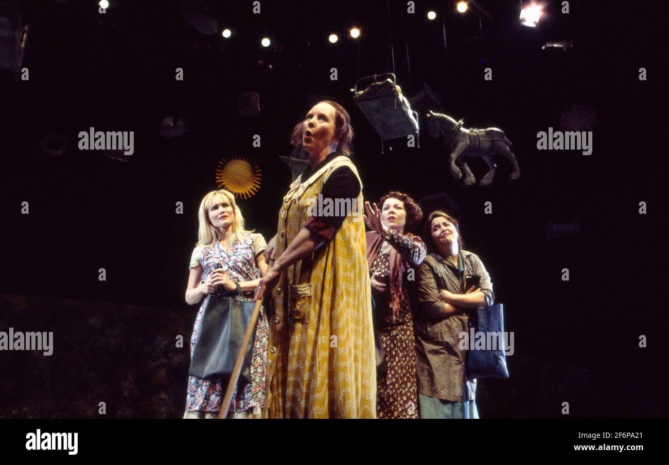 l-r: Sian Rivers, Shirley King (Mrs Organ Morgan), Di Botcher, Ruth Jones  in UNDER MILK WOOD by Dylan Thomas at the Olivier Theatre, National Theatre (NT), London SE1  13/04/1995 music: Dominic Muldowney  design: William Dudley  lighting: Rick Fisher  director: Roger Michell Stock Photo