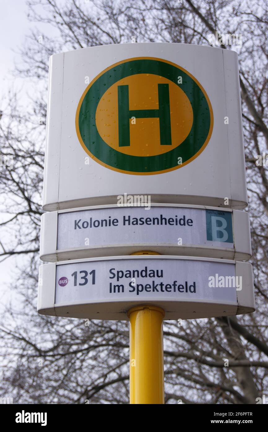 BVG-Haltestelle Kolonie Hasenheide in Berlin-Spandau Stock Photo