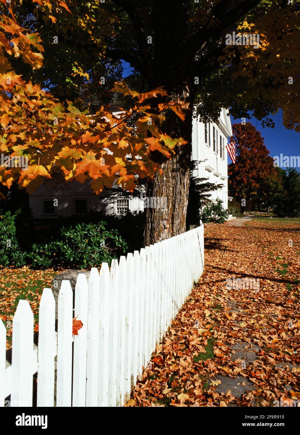 New england fall autumn hi-res stock photography and images - Alamy