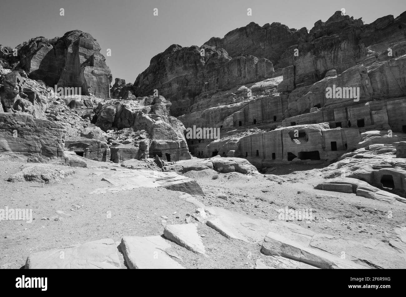 Petra treasury Black and White Stock Photos & Images - Alamy