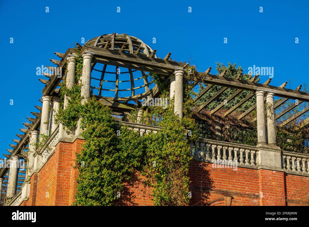 Beautiful Edwardian Hampstead Hill Garden and Pergola formerly part of Sir William Leverhulme Inverforth House and now part of Hampstead Heath, London Stock Photo