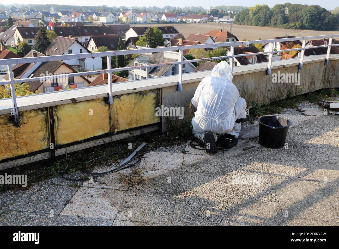 Professional asbestos abatement Stock Photo Alamy