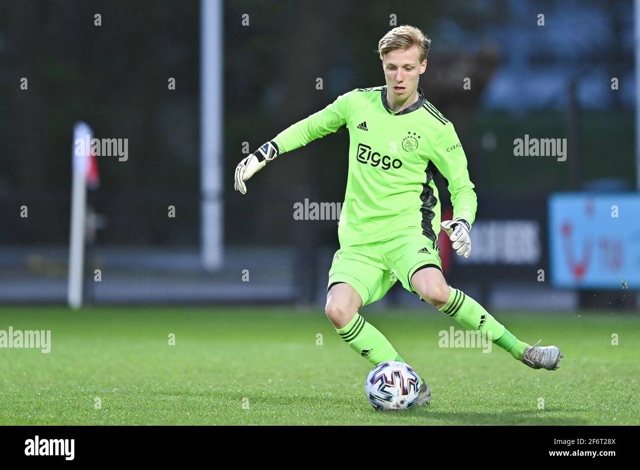 Goalkeeper daan reiziger hi-res stock photography and images - Alamy