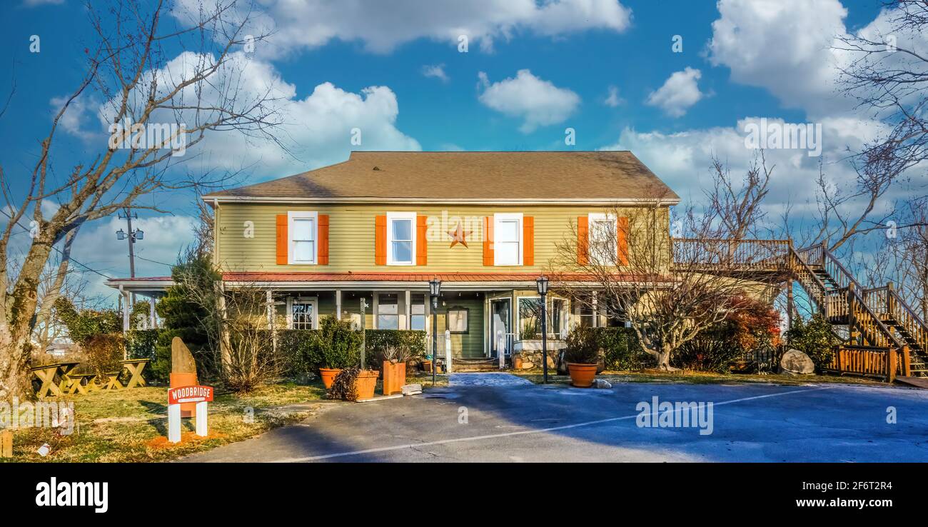 Historic Woodbridge Inn Stock Photo Alamy