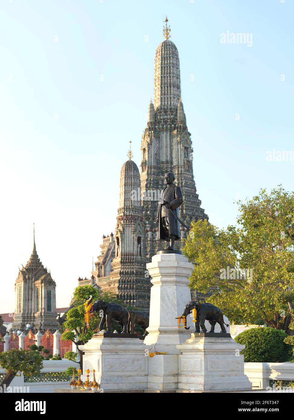 King Rama II Monument at Wat Arun. Bangkok. Thailand. Rama II (24 February 1767 â. “ 21 July 1824), was the second monarch of Siam under the House of Stock Photo