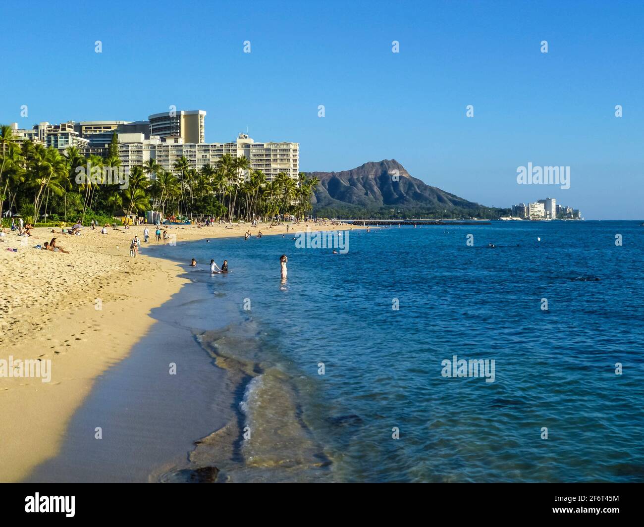The beach at waikiki hi-res stock photography and images - Alamy