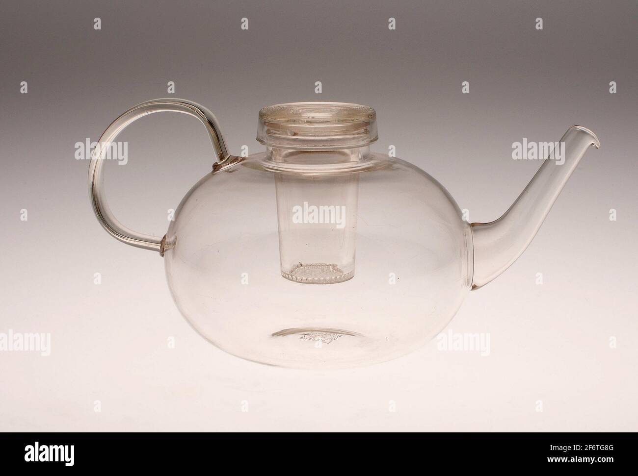 Author: Jenaer Glaswerk Schott & Gen. Teapot with Diffuser and Lid - 1932 -  Germany, Jena Jenaer Glaswerk Schott & Gen (German, 20th century) Jena  Stock Photo - Alamy